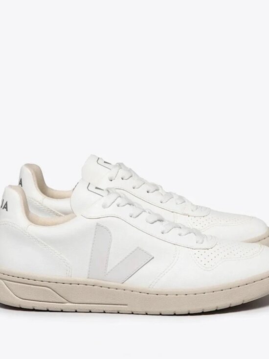 Veja Shoes - Veja Women's White Leather Low-Top Sneakers - Clean White